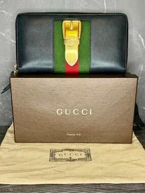 Gucci Sylvie Sherry Line Buckle Zip Around Wallet | Navy | Entrupy COA